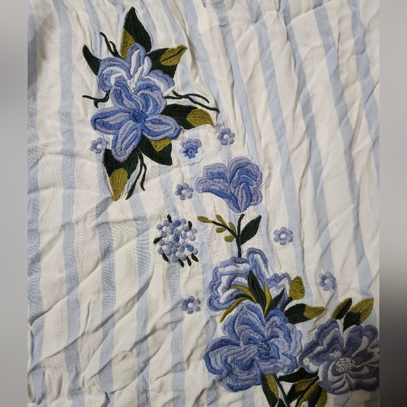 Anthopologie Akemi +Kin Embroidered top - Picture 4 of 4